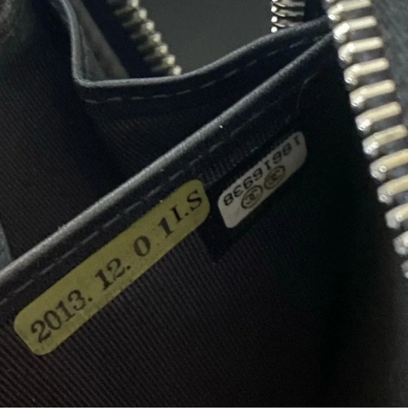 Vintage Chanel Quilted Enameled Leather Long Wallet - Picture 9 of 9